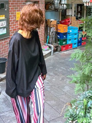黑色
