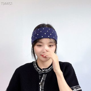 蓝色