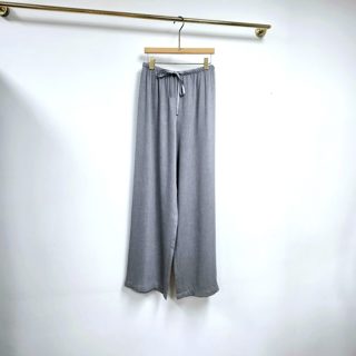 灰色