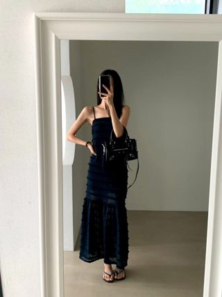 深蓝色