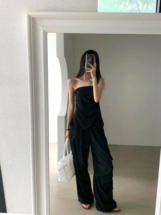 黑色