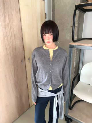 灰色