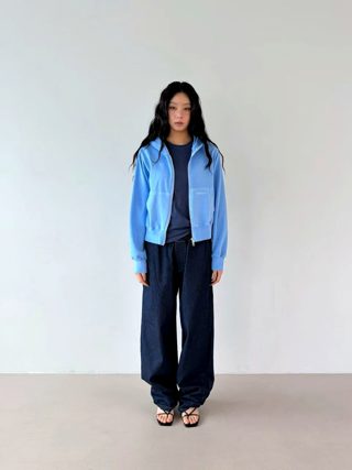 蓝色
