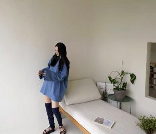 蓝色