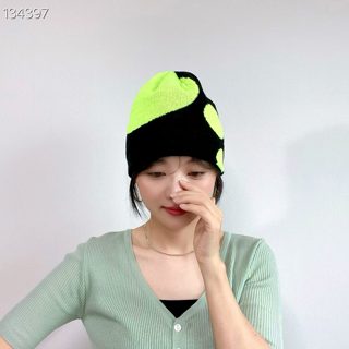 黑色