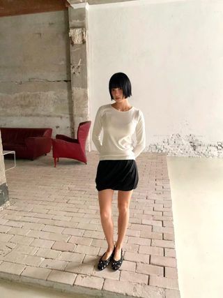 黑色