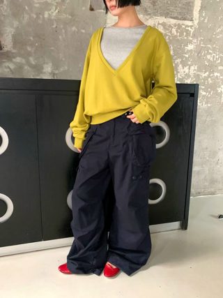 深蓝色
