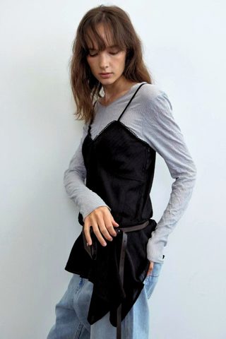 黑色