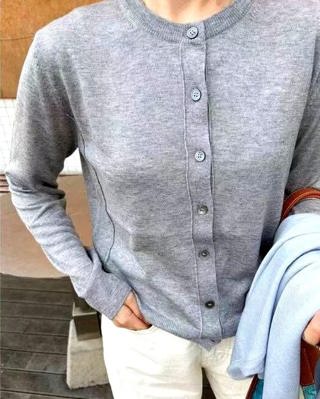 灰色
