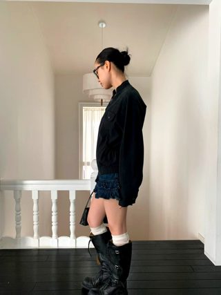 黑色