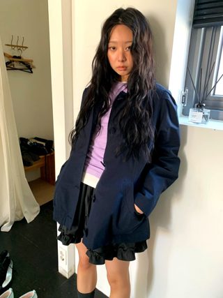 深蓝色