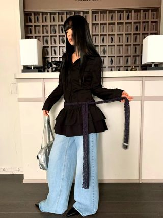黑色