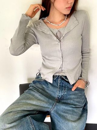 灰色