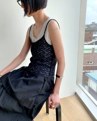 黑色