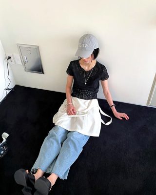 黑色