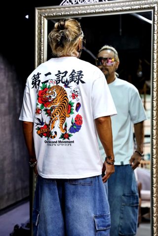 白色