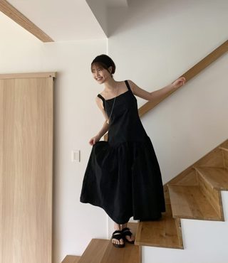 黑色