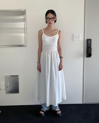 灰色