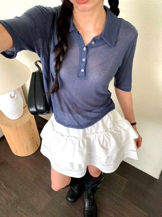 深蓝色
