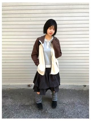灰色