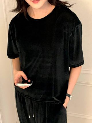 黑色