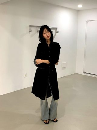 黑色