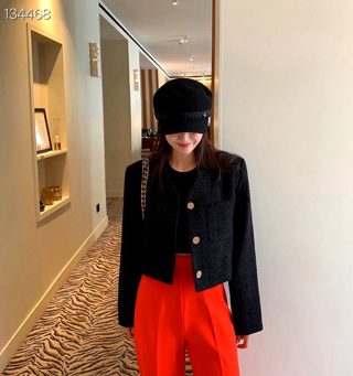 黑色