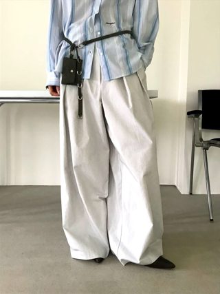 白色