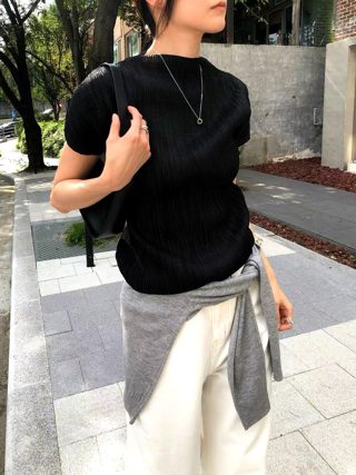 黑色