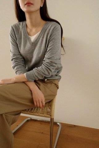 灰色
