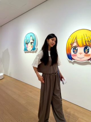 灰色