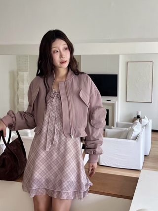 军绿色