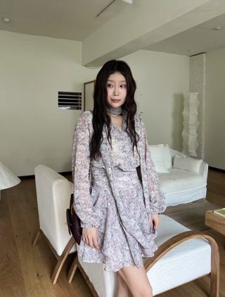 灰色