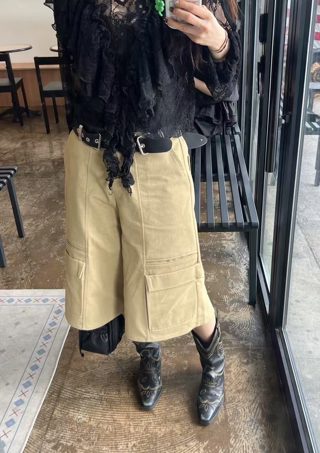 卡其色