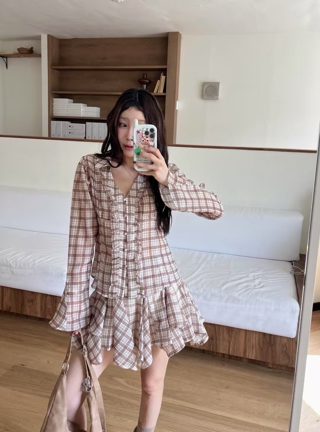 浅棕色