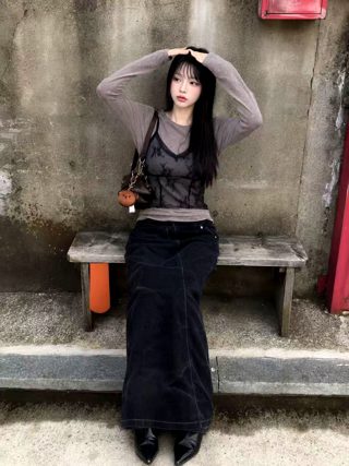 灰色