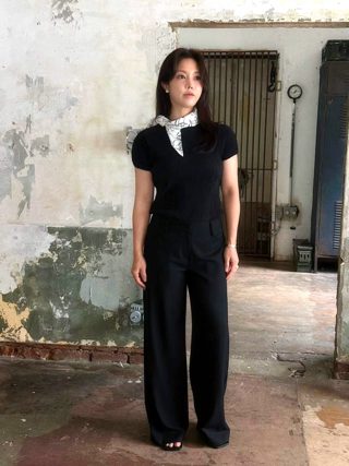 黑色
