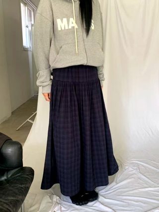 深蓝色