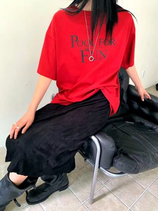 红色