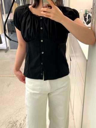 黑色