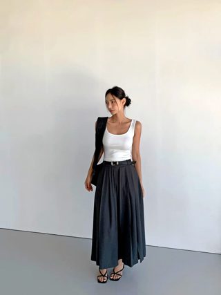 黑色