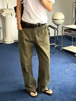 军绿色