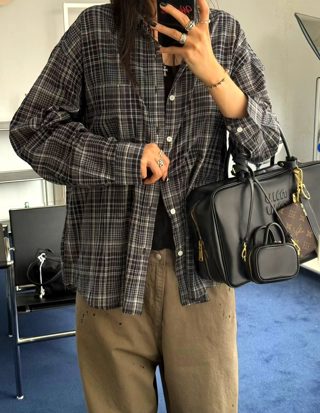 黑色