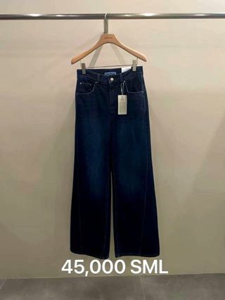 深蓝色