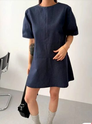深蓝色