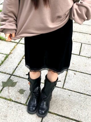 黑色