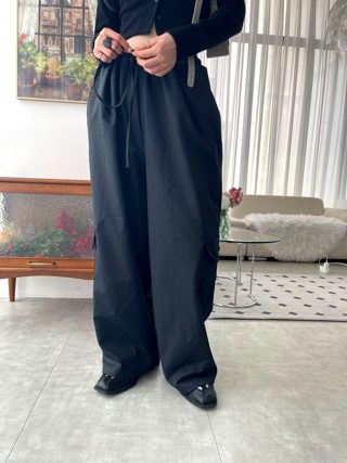 黑色