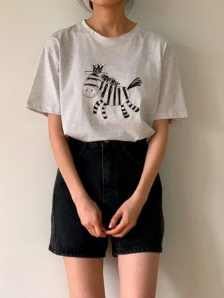 灰色