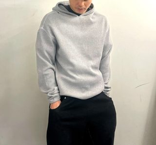 灰色