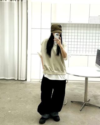 灰色